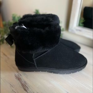 Black suede and lambs wool lined booties Sz 8